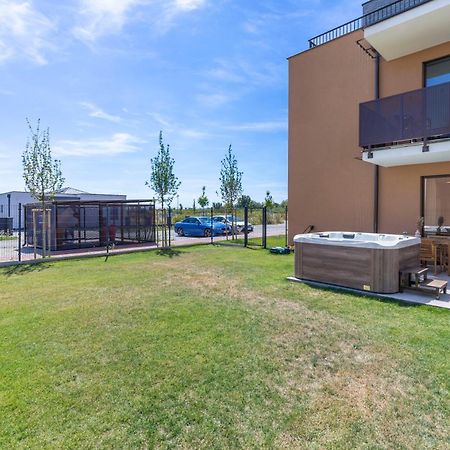 Boho Apt W Jacuzzi, Grill & Garden Модра Екстер'єр фото