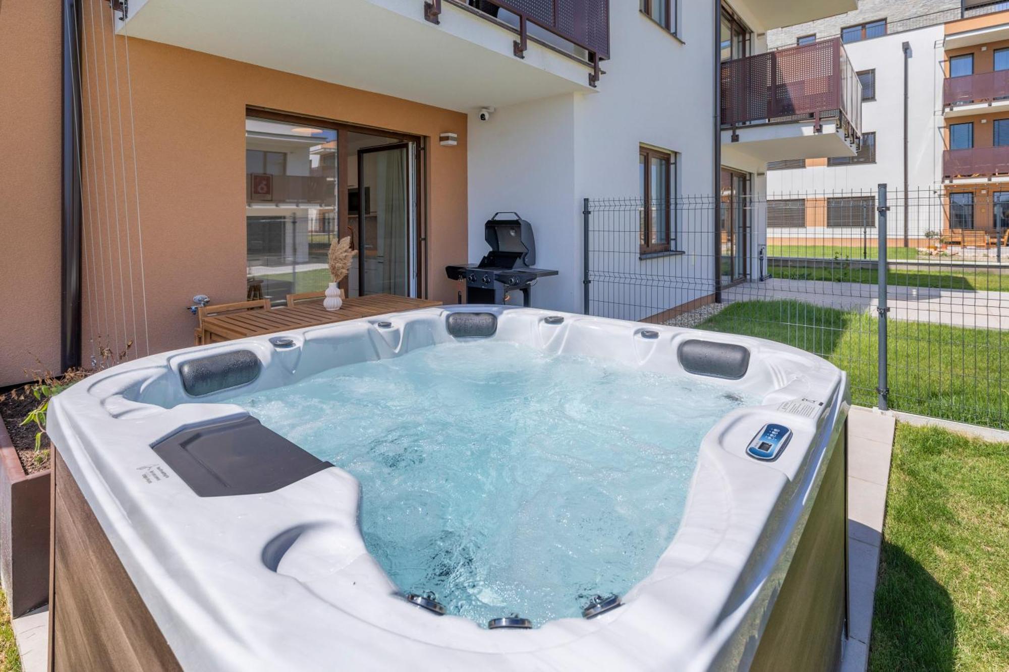 Boho Apt W Jacuzzi, Grill & Garden Модра Екстер'єр фото